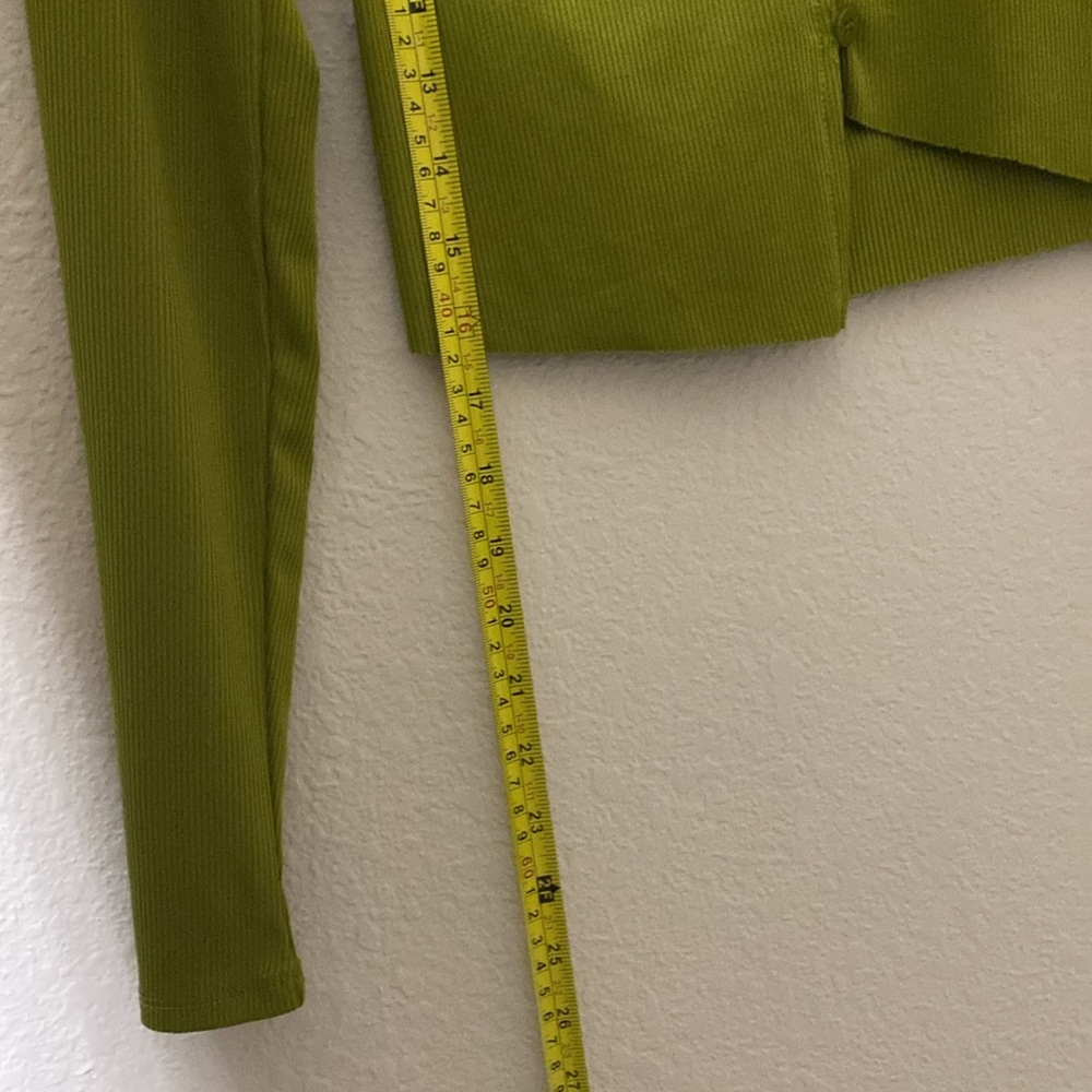🌵Olive Green Button-Up Women's Top with high-low like front! - Picture 7 of 10